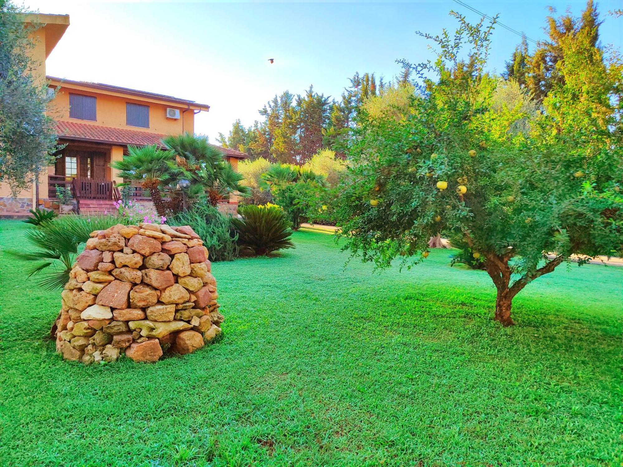 Nuraghe Bianco Bed & Breakfast Santa Maria la Palma Exterior photo